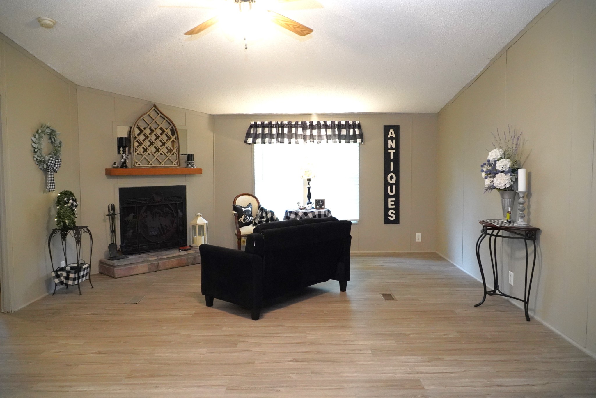 237 Red Oak Road Petersburg, TN 37144 - Photo 4 of 57 a living room with furniture and a fireplace
