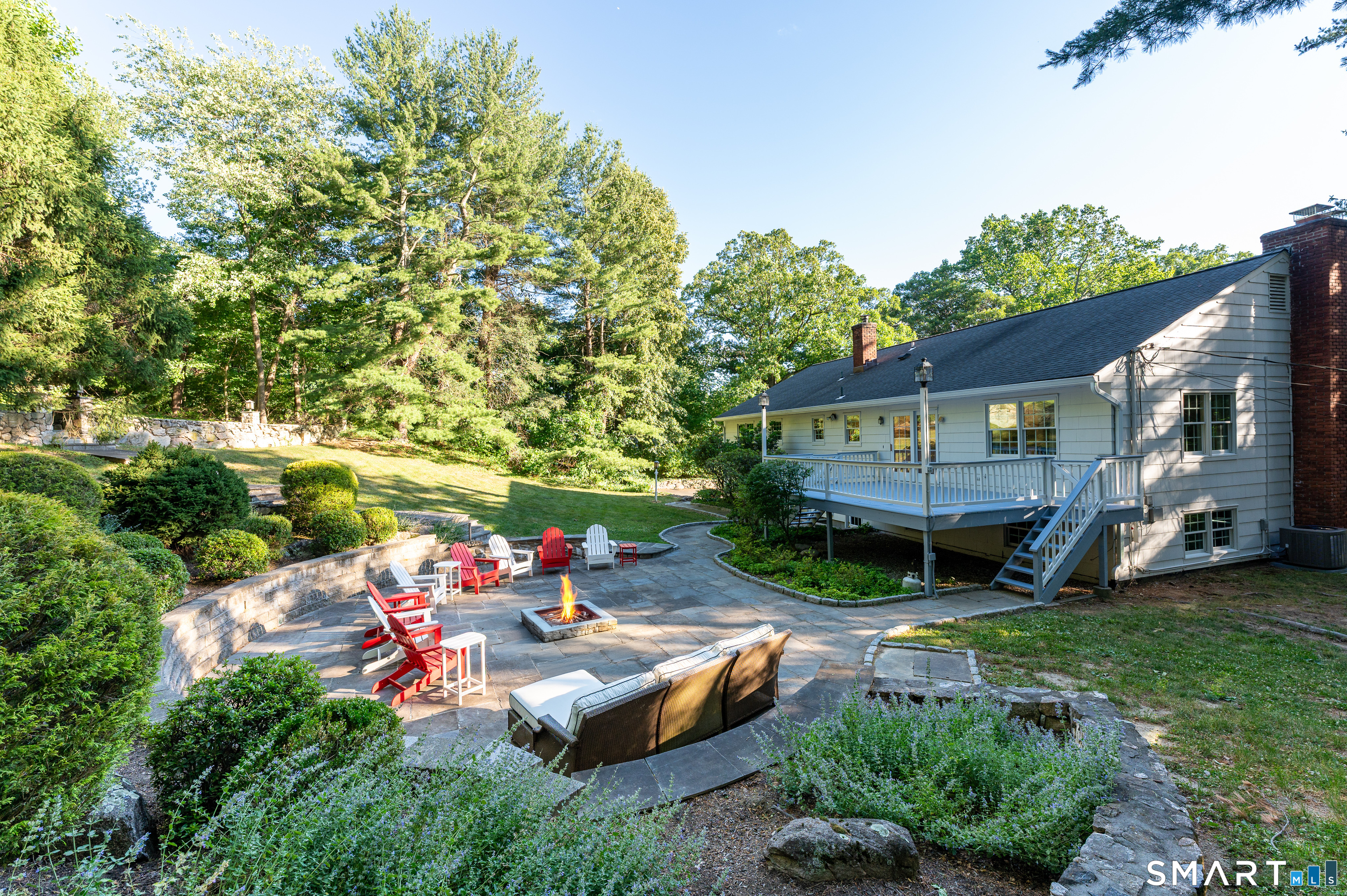 89 Eastover Road Stamford, CT 06905 - Photo 17 of 36