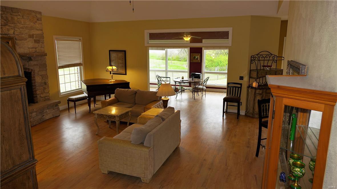 9730 Jefferson Road Mascoutah, IL 62258 - Photo 5 of 63