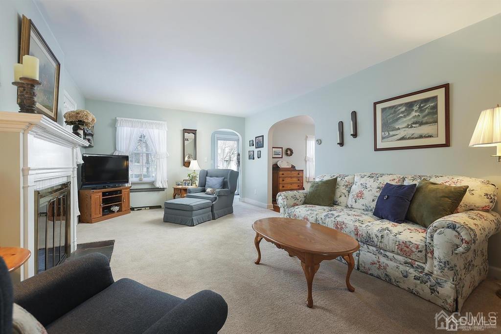 423 4th Street Dunellen, NJ 08812 - Photo 6 of 24 Gallery Image 6