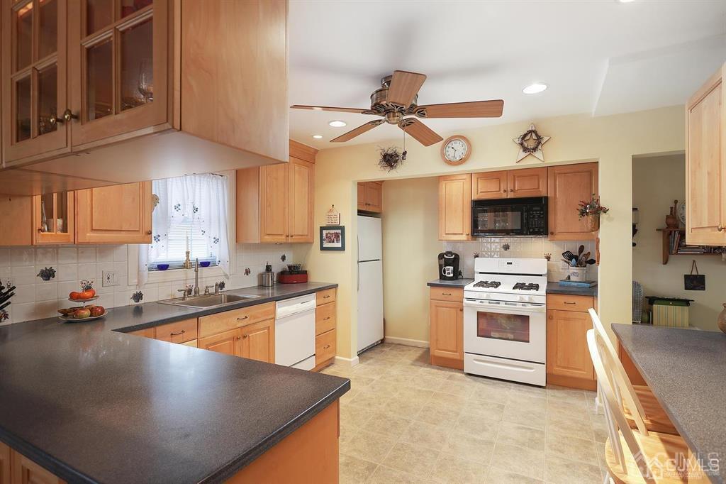 423 4th Street Dunellen, NJ 08812 - Photo 9 of 24 Gallery Image 9