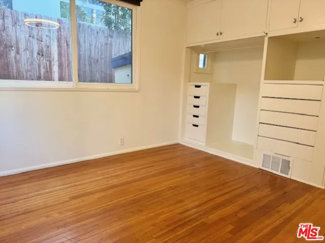 $5,500 | 208 South Westmoreland Avenue, Los Angeles, CA 90004