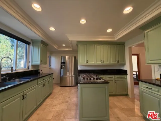 $5,500 | 208 South Westmoreland Avenue, Los Angeles, CA 90004