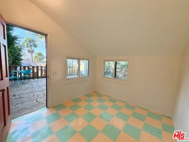 $5,500 | 208 South Westmoreland Avenue, Los Angeles, CA 90004