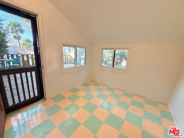 $5,500 | 208 South Westmoreland Avenue, Los Angeles, CA 90004