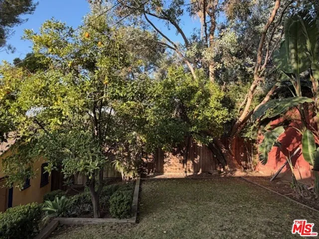 $5,500 | 208 South Westmoreland Avenue, Los Angeles, CA 90004