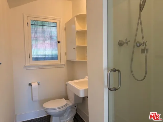 $5,500 | 208 South Westmoreland Avenue, Los Angeles, CA 90004