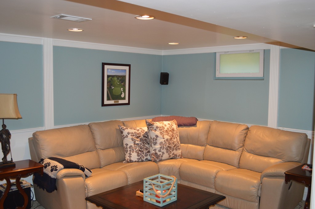 215 Hudson Road Sudbury, MA 01776 - Photo 14 of 18 a living room with furniture
