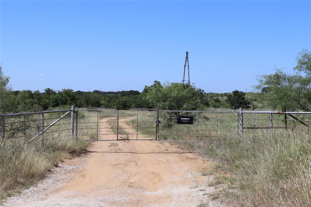 1878 Feed Road Bellevue, TX 76228 - Photo 3 of 23