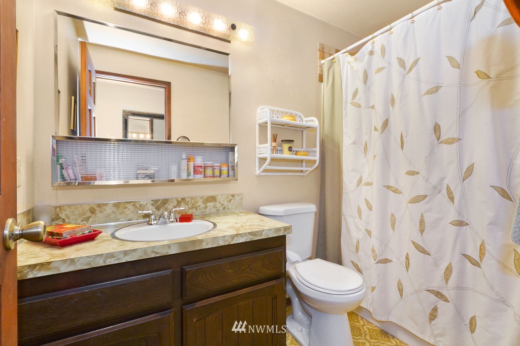 13636 Fagerud Road Southeast Olalla, WA 98359 - Photo 8 of 15 Gallery Image 8