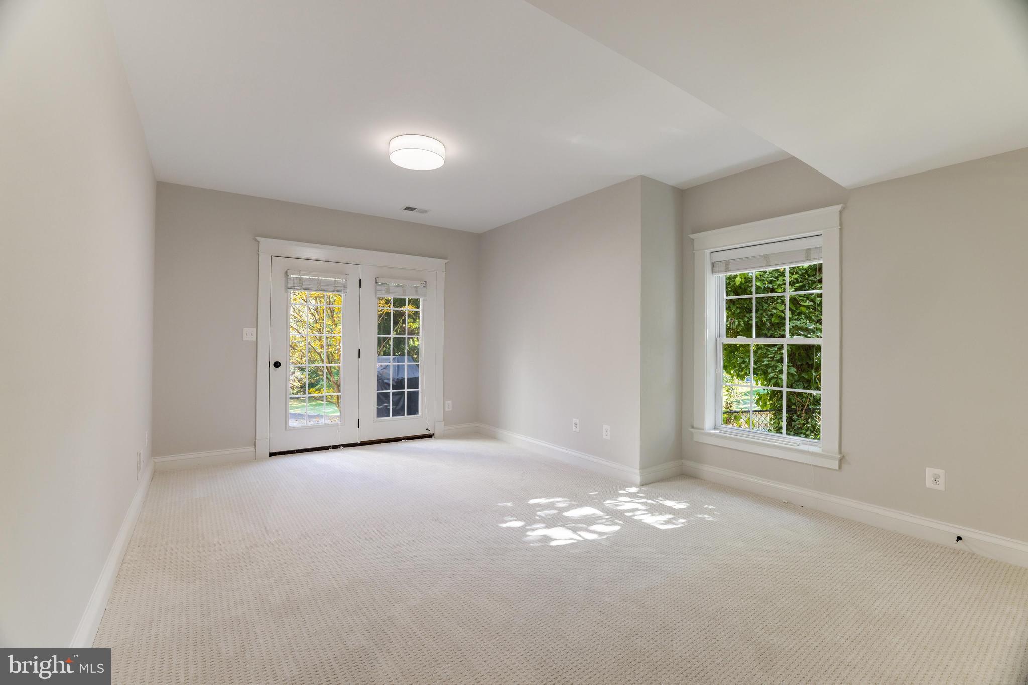 2623 Military Road Arlington, VA 22207 - Photo 35 of 45