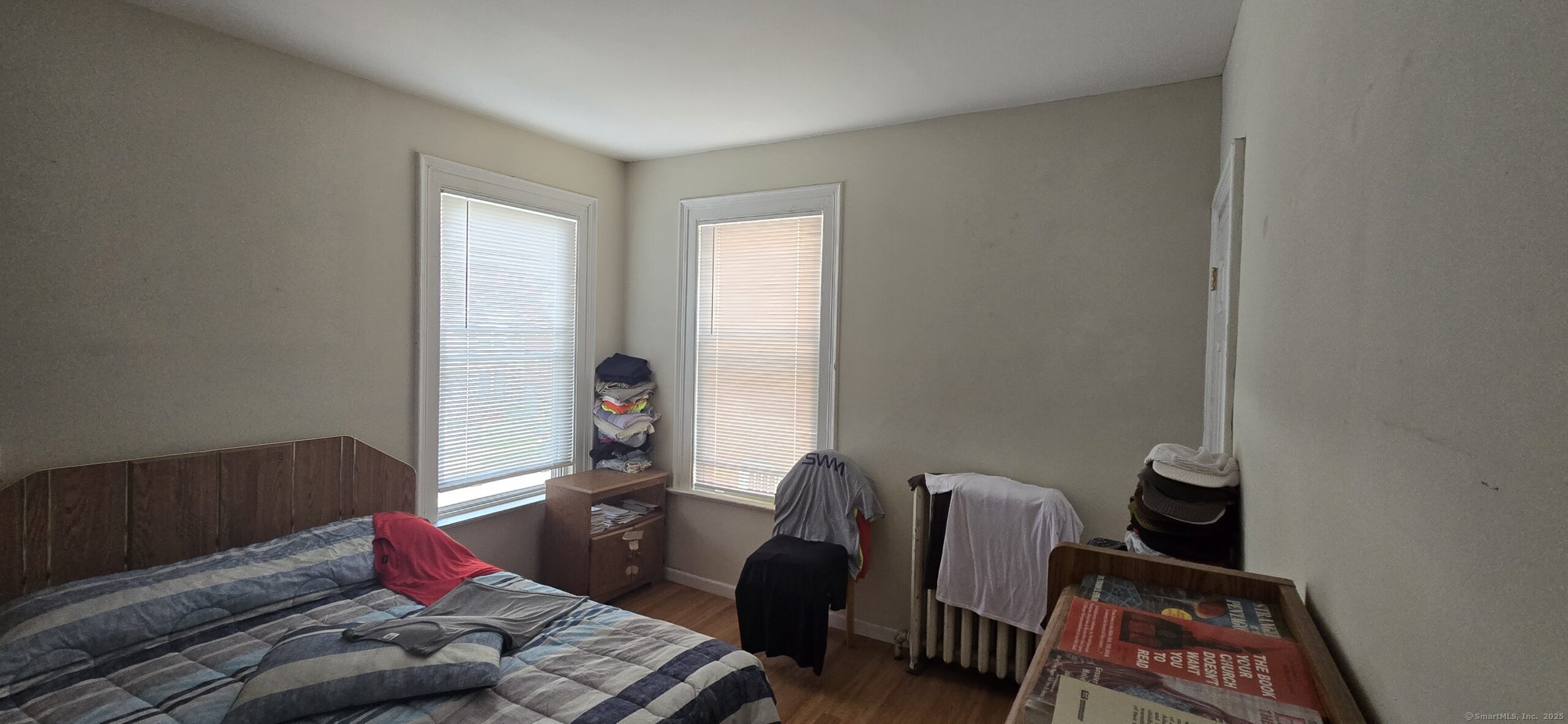 27 Allen Place Hartford, CT 06106 - Photo 4 of 11 a living room with furniture and a window