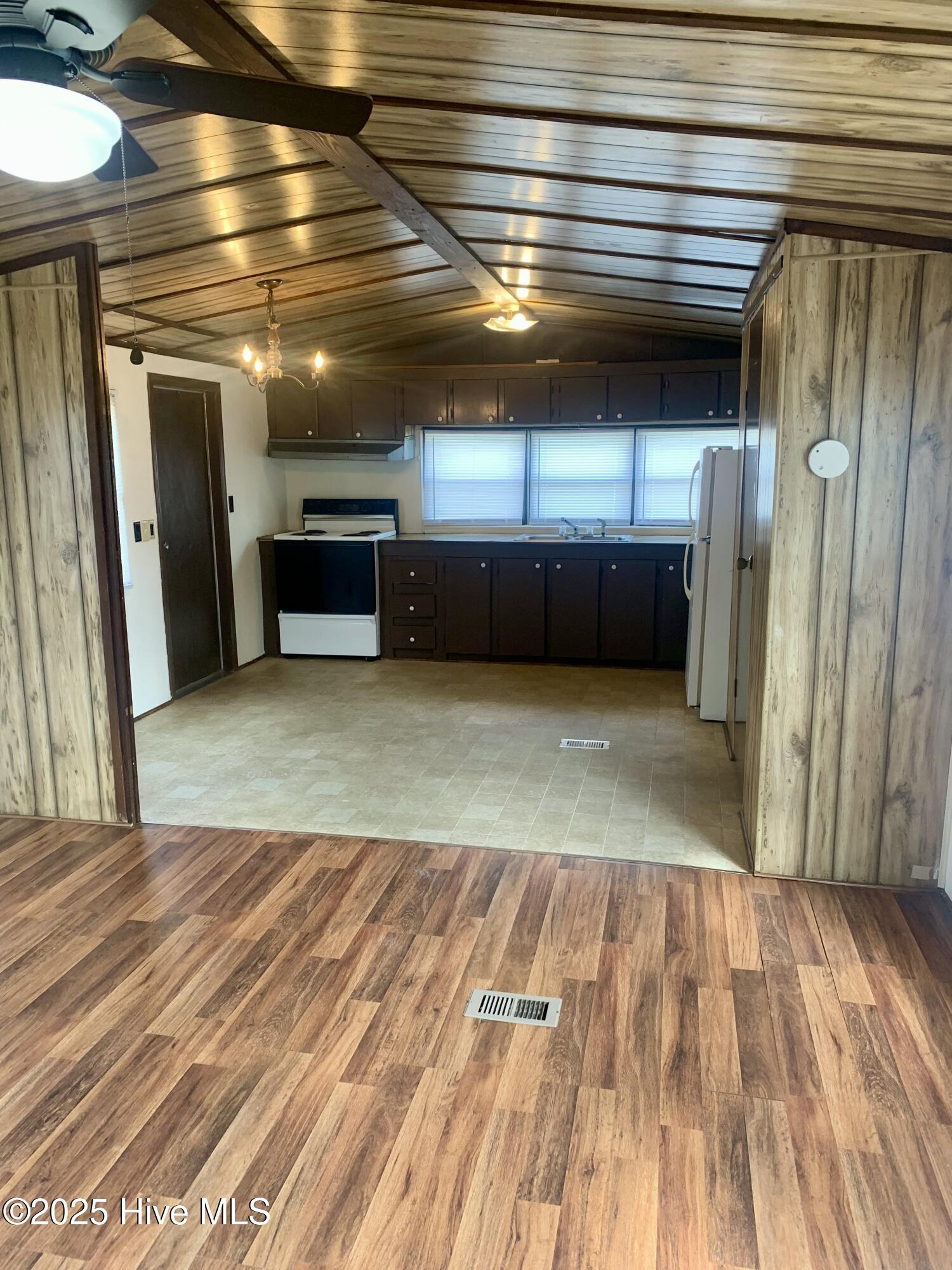 3936 Stantonsburg Road Greenville, NC 27834 - Photo 27 of 41 front right trailer