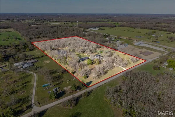 $599,000 | 19849 Hazel Road, Lebanon, MO 65536