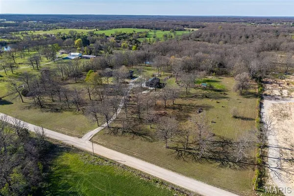 $599,000 | 19849 Hazel Road, Lebanon, MO 65536