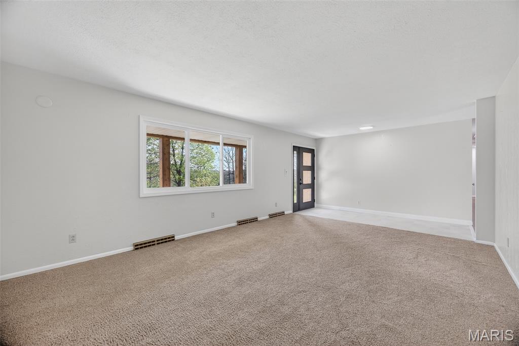 19849 Hazel Road Lebanon, MO 65536 - Photo 10 of 78