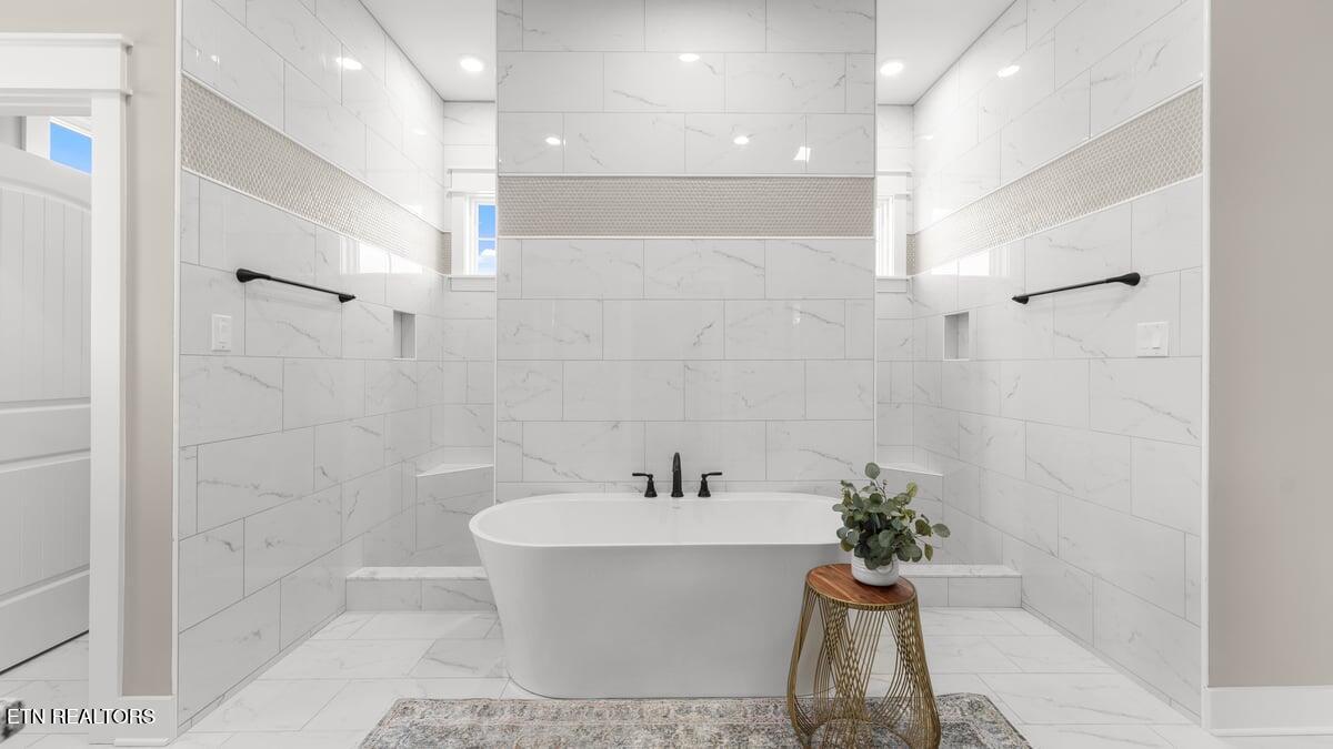 1014 Herbert Drive Greenback, TN 37742 - Photo 22 of 46 Primary Bathroom