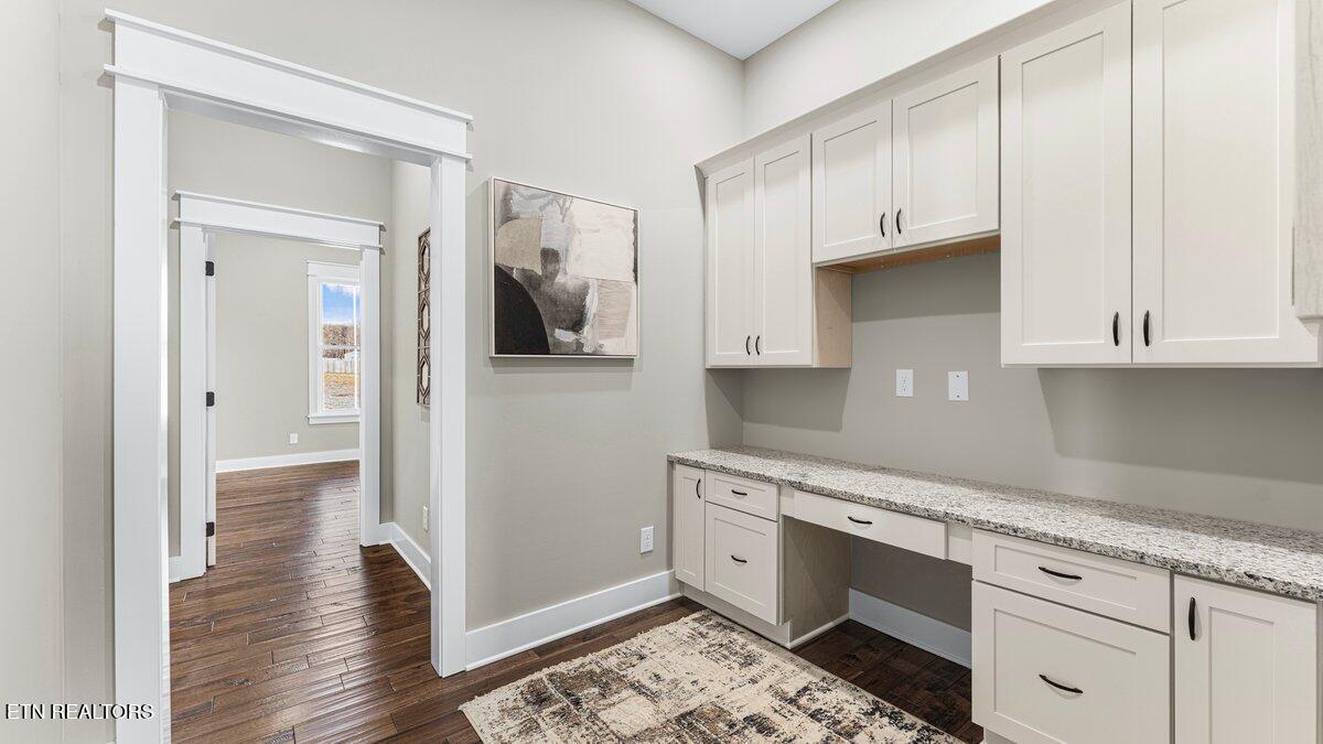 1014 Herbert Drive Greenback, TN 37742 - Photo 35 of 46 Hallway 2