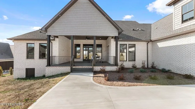 $1,199,900 | 1014 Herbert Drive, Greenback, TN 37742