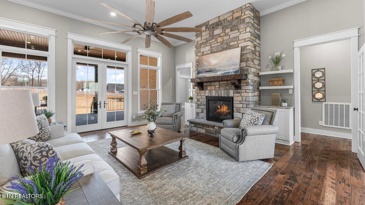 1014 Herbert Drive Greenback, TN 37742 - Photo 5 of 46 Living Room (3)