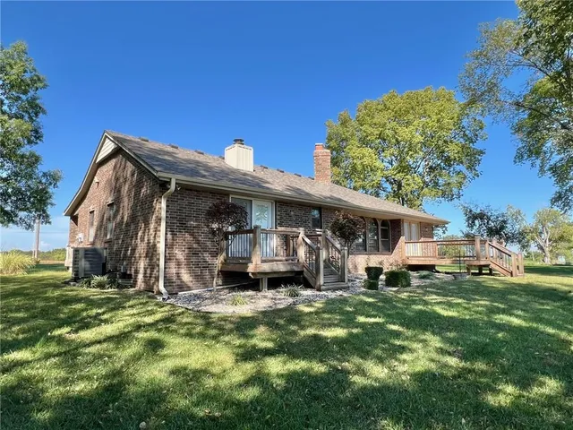 $385,000 | 27511 East Blue Mills Road, Sibley, MO 64088
