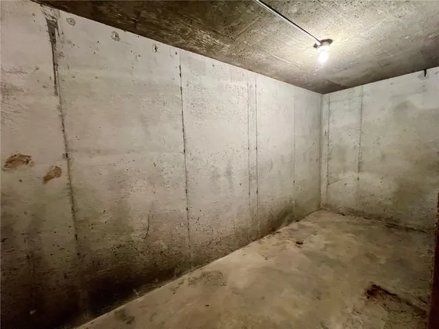 $385,000 | 27511 East Blue Mills Road, Sibley, MO 64088