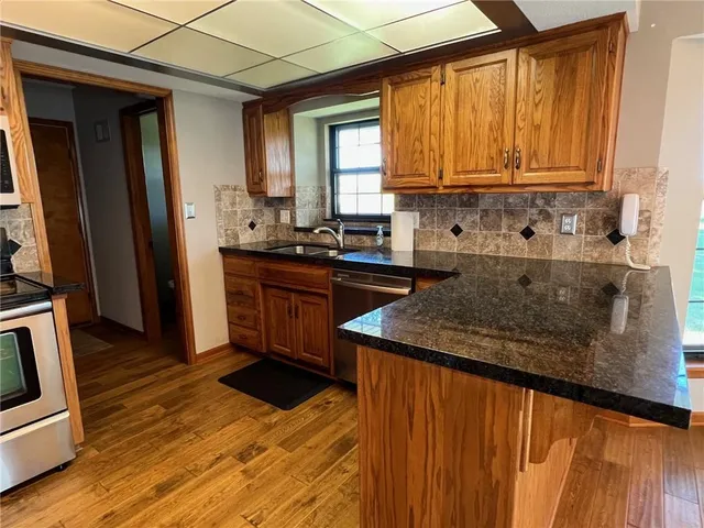 $385,000 | 27511 East Blue Mills Road, Sibley, MO 64088