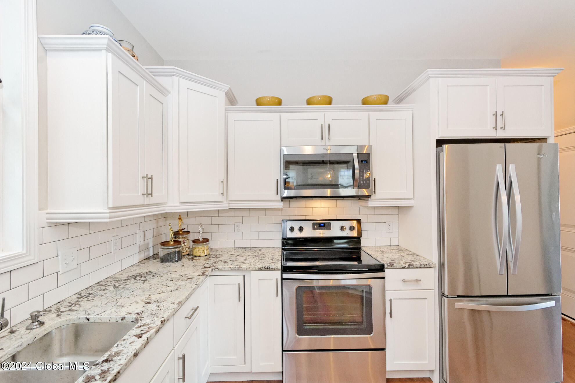 8 Brookhaven Court Wilton, NY 12866 - Photo 2 of 49 4 Kitchen (8)