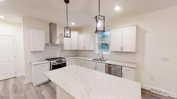 $707,500 | 8 Brookhaven Court, Wilton, NY 12866