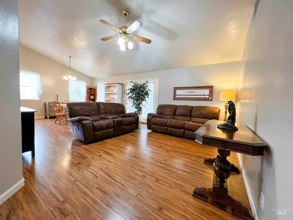 $484,000 | 875 Hughes Drive, Payette, ID 83661