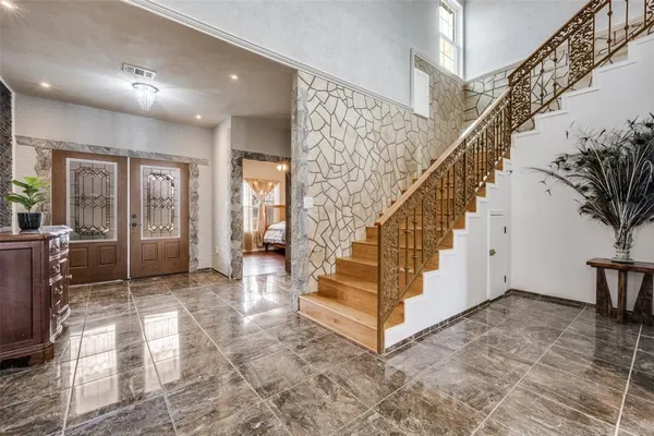 a view of entryway and hall