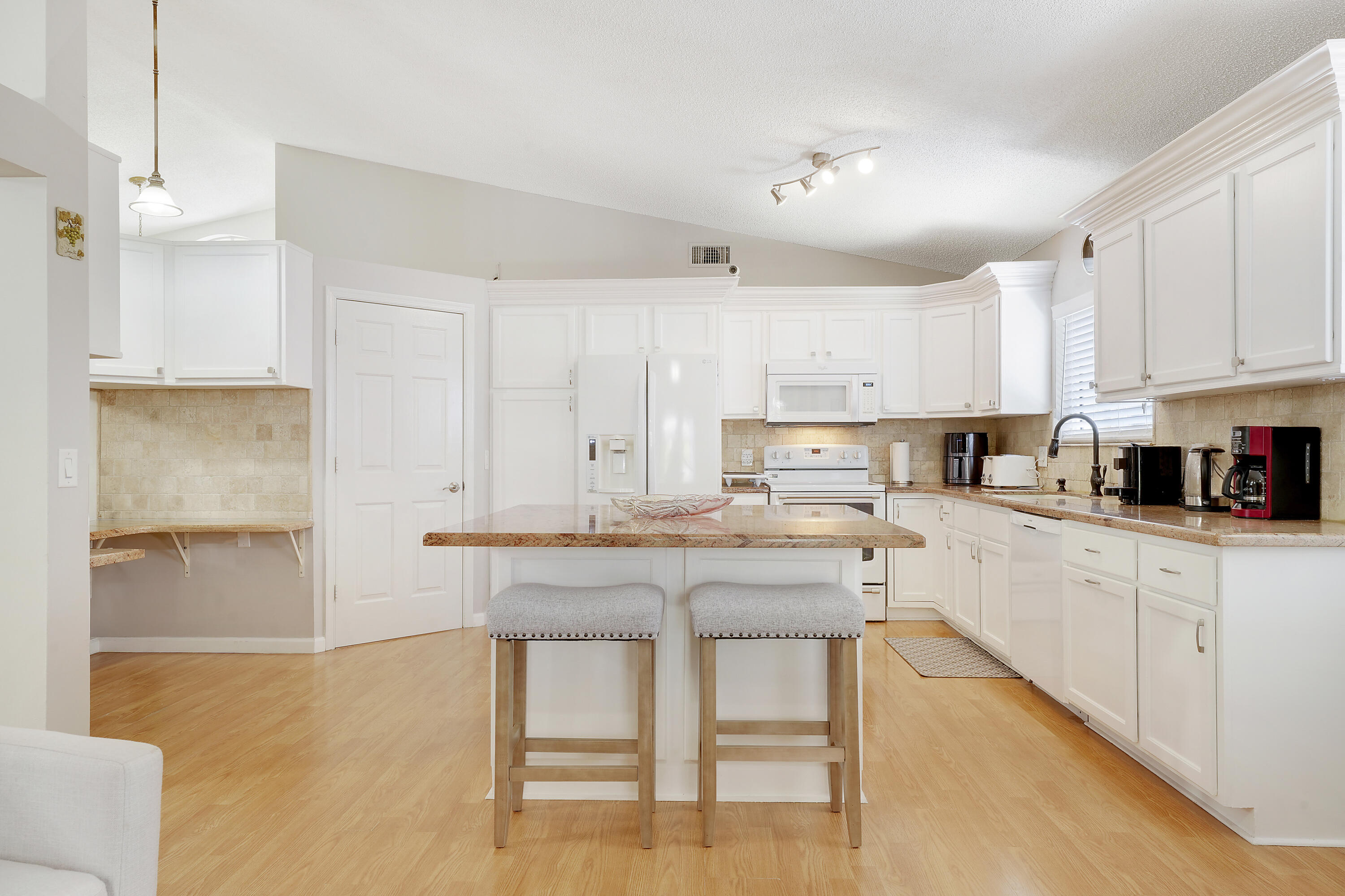 8605 Windy Circle Boynton Beach, FL 33472 - Photo 14 of 36 House-15