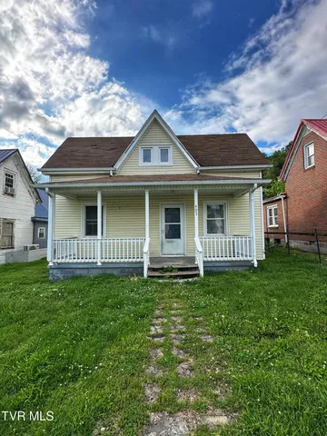 $59,400 | 405 West Main Street, Saltville, VA 24370