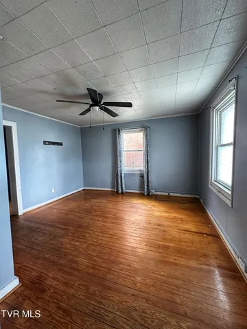 $59,400 | 405 West Main Street, Saltville, VA 24370