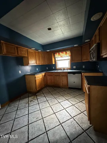 $59,400 | 405 West Main Street, Saltville, VA 24370