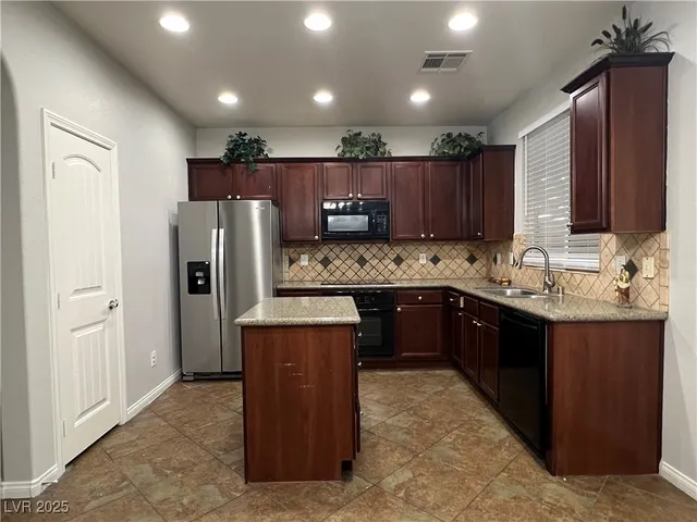 $2,300 | 8667 Moreno Mountain Avenue, Las Vegas, NV 89178