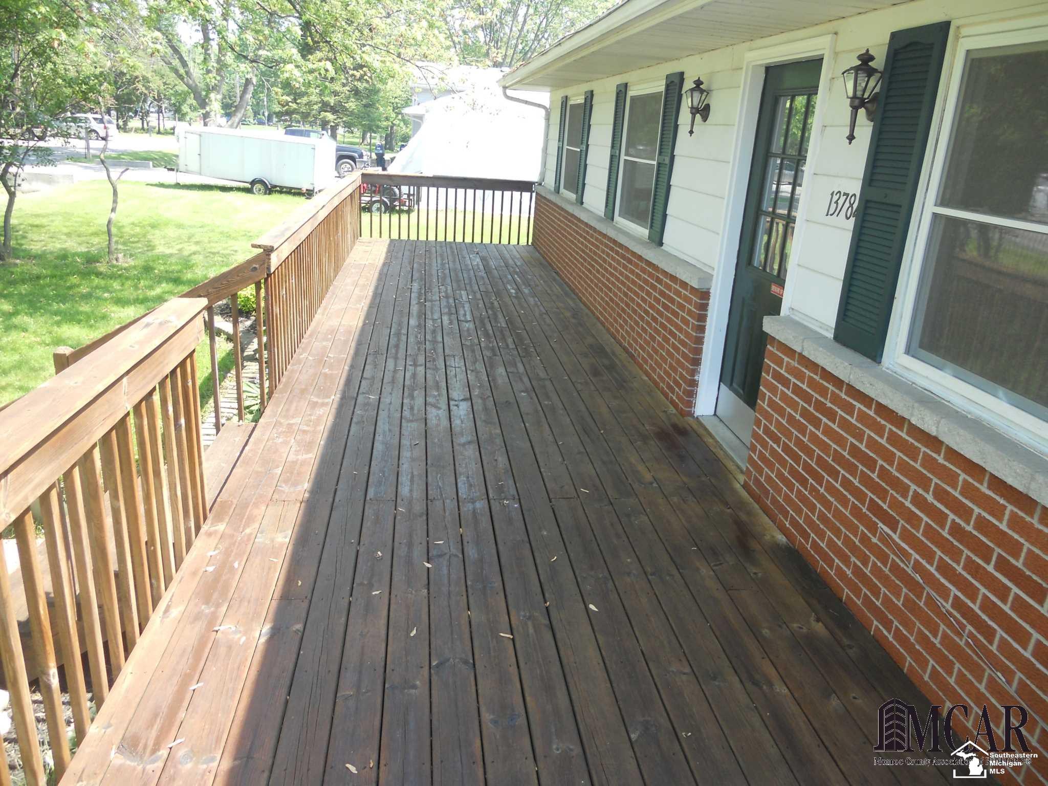 13784 Alton Road Monroe, MI 48161 - Photo 4 of 14 21453739-3.JPG