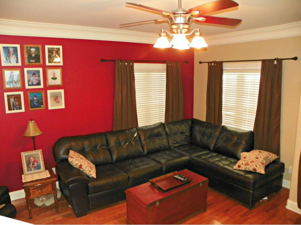 40 Earhart Road, Unit 40 Bluff City, TN 37618 - Photo 3 of 16 Lots of Natural Light