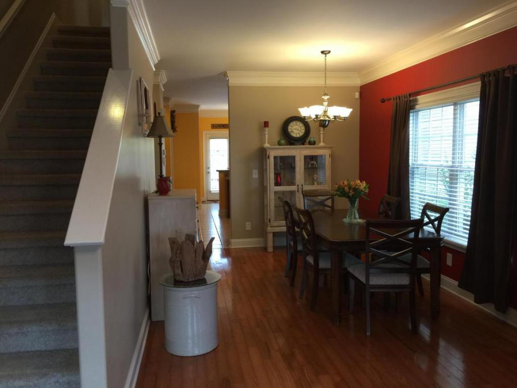 40 Earhart Road, Unit 40 Bluff City, TN 37618 - Photo 4 of 16 Open into Dining Area