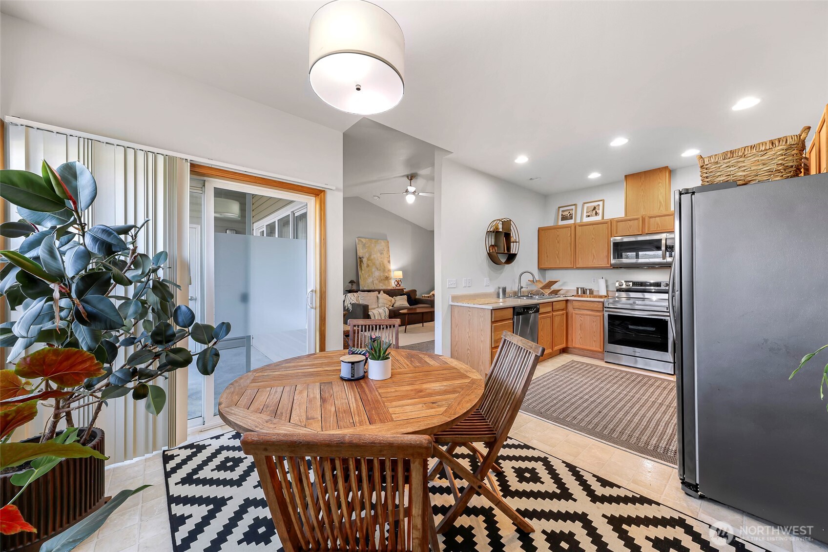 1305 Boon Street, Unit 209 Sumas, WA 98295 - Photo 14 of 32