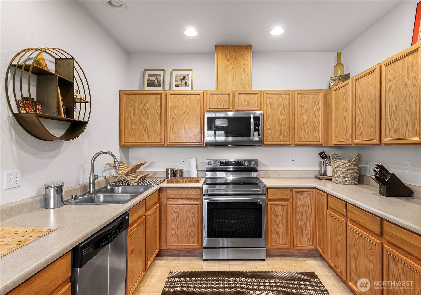 1305 Boon Street, Unit 209 Sumas, WA 98295 - Photo 18 of 32