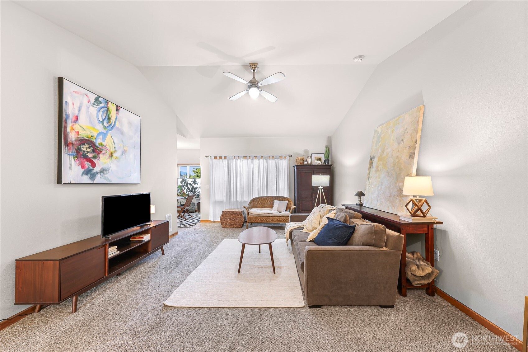 1305 Boon Street, Unit 209 Sumas, WA 98295 - Photo 3 of 32