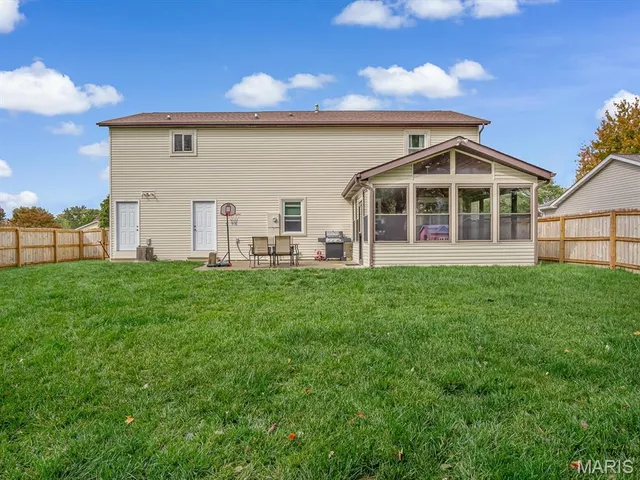 $349,900 | 1005 Daniel Drive, Maryville, IL 62062