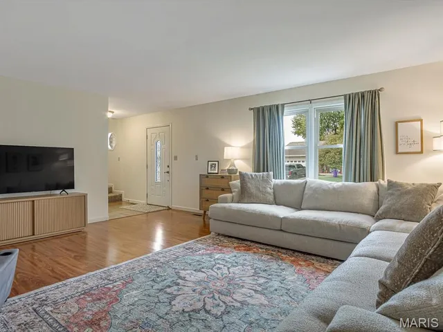 $349,900 | 1005 Daniel Drive, Maryville, IL 62062