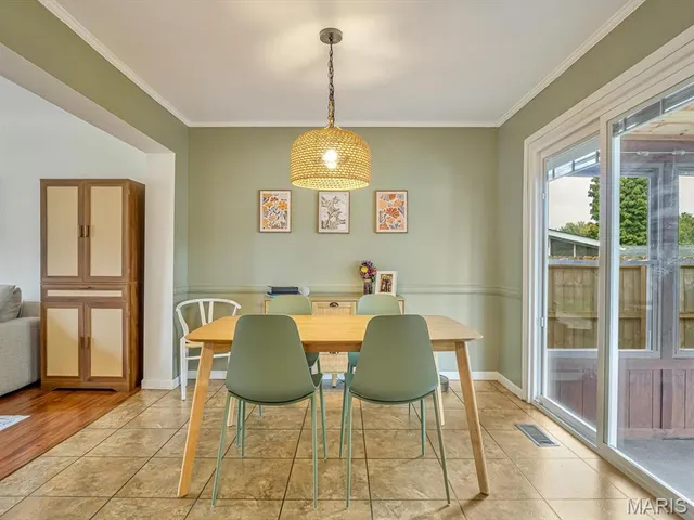 $349,900 | 1005 Daniel Drive, Maryville, IL 62062