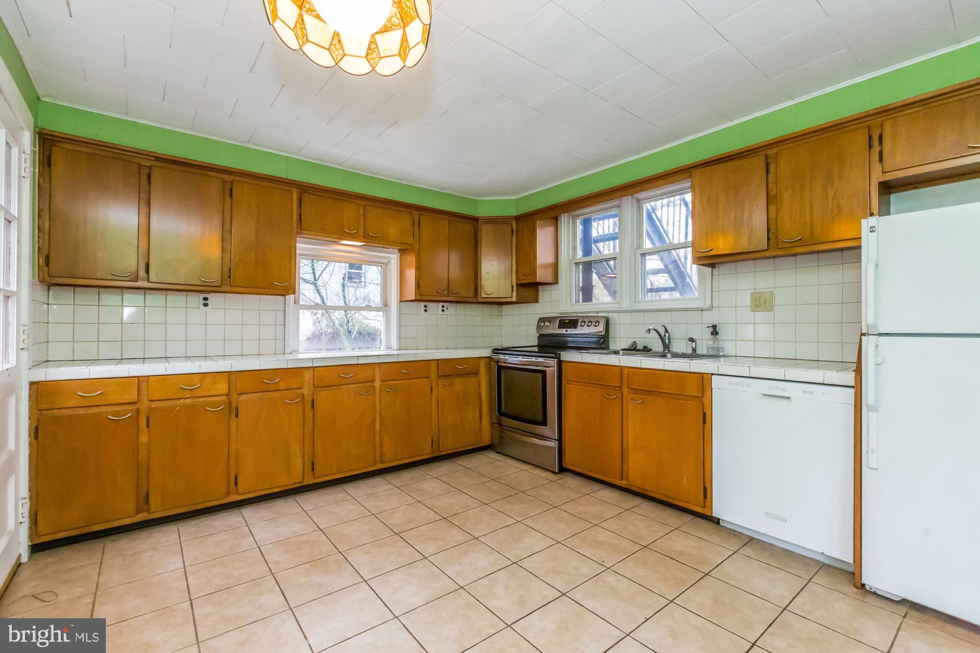 706 West Orvilla Road Hatfield, PA 19440 - Photo 7 of 31 Gallery Image 7