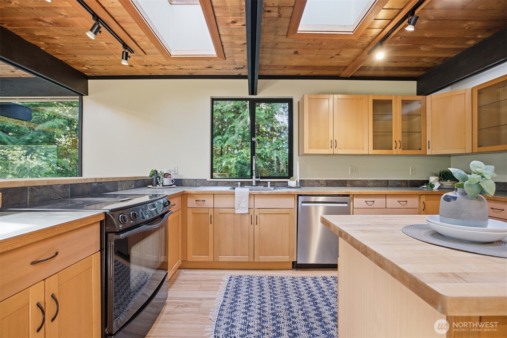 263 Chuckanut Point Road Bellingham, WA 98229 - Photo 18 of 40 Gallery Image 18