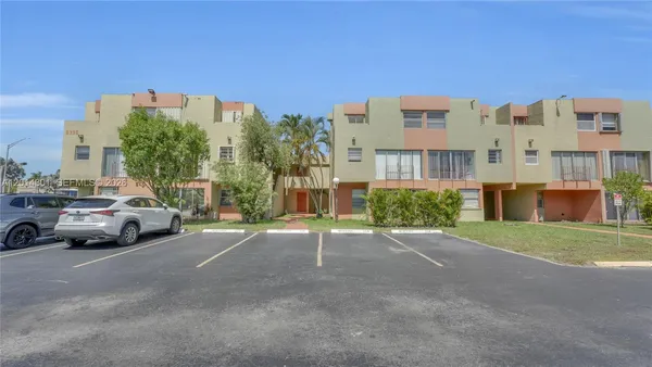 $1,850 | 9390 West Flagler Street, Unit 210A, Miami, FL 33174
