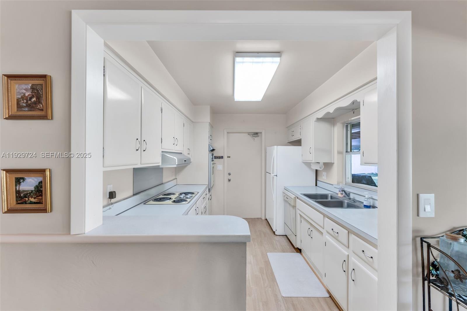 8345 Southwest 98th Street Miami, FL 33156 - Photo 11 of 24 Gallery Image 11