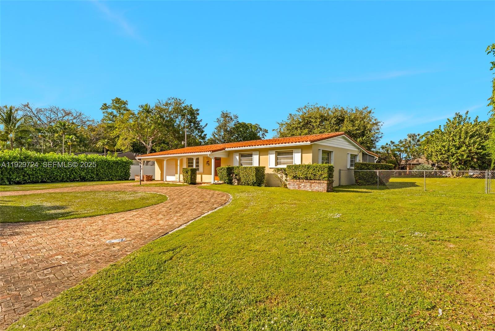 8345 Southwest 98th Street Miami, FL 33156 - Photo 3 of 24 Gallery Image 3